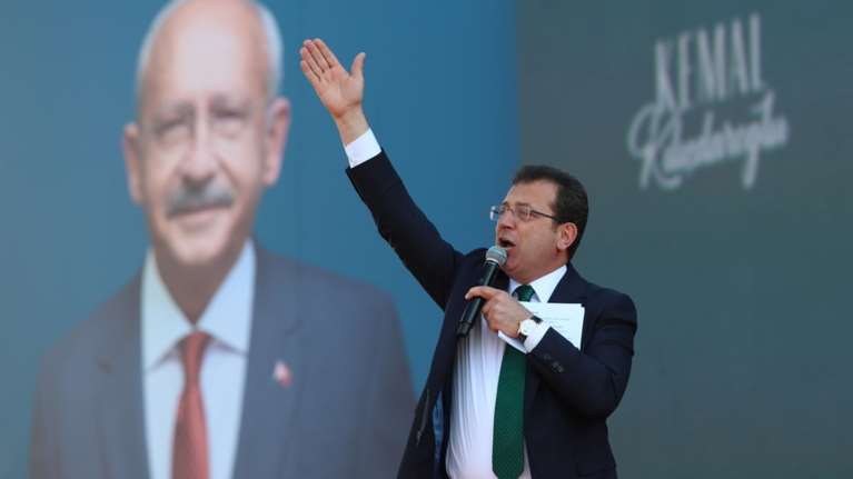 Τουρκία: Δεύτερη θητεία στη δημαρχία της Κωνσταντινούπολης θα διεκδικήσει ο Εκρέμ Ιμάμογλου