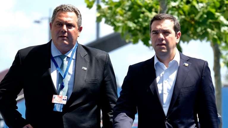 Σκιές στην επανεμφάνιση Τσίπρα από τις συνομιλίες του &quot;συγκυβερνήτη&quot; Καμμένου με τον αρχιμαφιόζο της Κρήτης