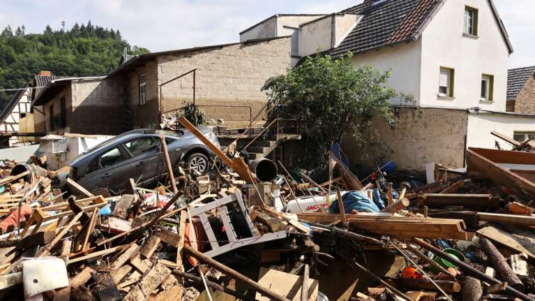 Μακραίνει η μακάβρια λίστα στη δυτική Ευρώπη: Πάνω από 183 οι νεκροί - Εικόνες απόλυτης καταστροφής