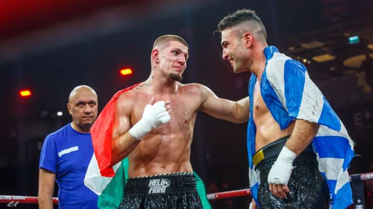 Μάχες μέχρι τέλους, ανατροπές και μουσική από τους AK26: Ξαναζήστε την επική 4η νύχτα του Hell Boxing Kings