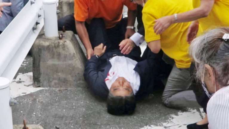 Πέθανε ο πρώην πρωθυπουργός της Ιαπωνίας Σίνζο Αμπε μετά τη δολοφονική επίθεση