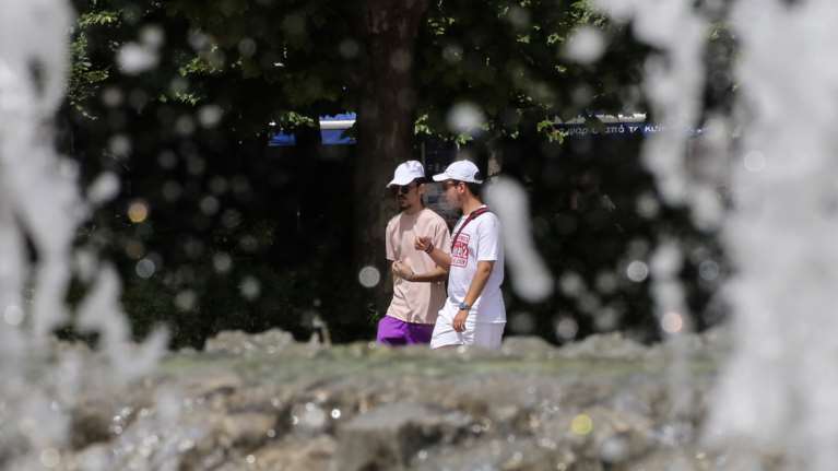 Καύσωνας: Αποπνικτική ατμόσφαιρα και σήμερα στη χώρα - Σε ποιες περιοχές θα &quot;χτυπήσουν&quot; 45άρια