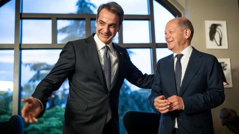 Ένας καγκελάριος στην Ακρόπολη: Στην Ελλάδα ο Όλαφ Σολτς την Πέμπτη - Η βαριά ατζέντα της συνάντησης με Μητσοτάκη