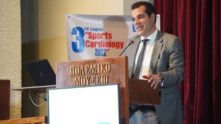 Παραθυράκι Πλεύρη για επιστροφή των ανεμβολίαστων υγειονομικών: &quot;Τον Οκτώβριο οι αποφάσεις, ανάλογα με τα δεδομένα&quot;