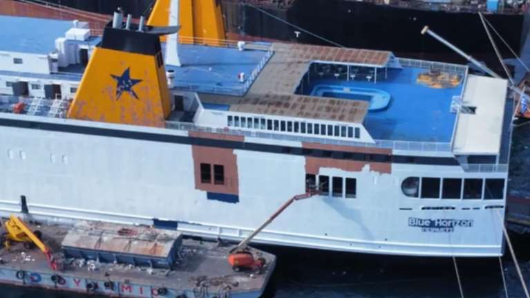 Αλλαγή εποχής για το &quot;Blue Horizon&quot;: Το βάφουν στα χρώματα της ΑΝΕΚ και αλλάζει όνομα