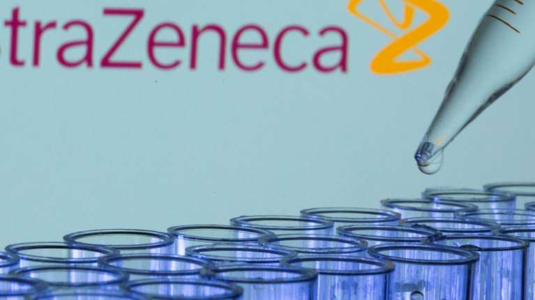 Κορονοϊός: Tέλος το εμβόλιο AstraZeneca στους κάτω των 60 ετών - Τι ισχύει για όσους έκαναν την 1η δόση