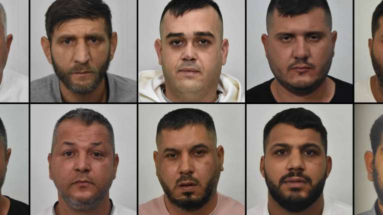 Συμμορία που έκλεβε ηλικιωμένους στην Αττική: Αυτά είναι τα 14 μέλη που παρίσταναν τους υπαλλήλους της ΔΕΗ