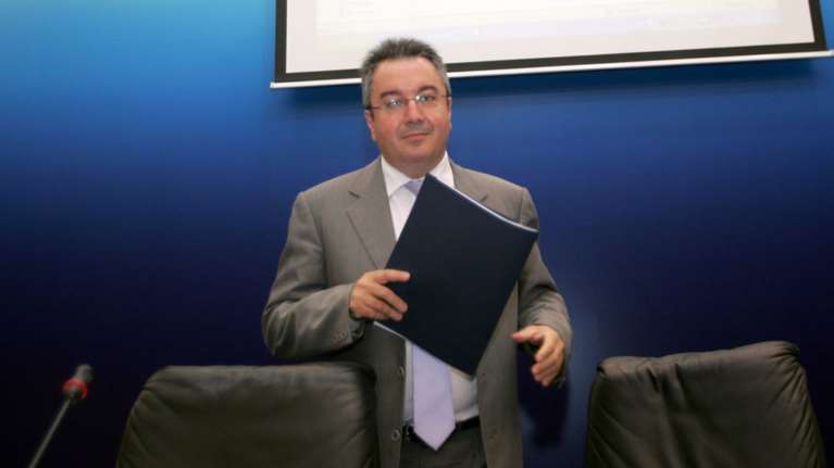 Μόσιαλος: Η ινδική μετάλλαξη θα επικρατήσει - Μεταδίδεται πιο εύκολα στους ανεμβολίαστους