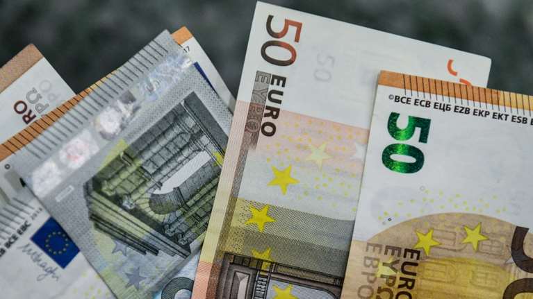 Ο τελικός χάρτης με τις αυξήσεις στις συντάξεις: Ποιοι και πότε θα πάρουν από 2 έως 130 ευρώ - Αναλυτικά παραδείγματα