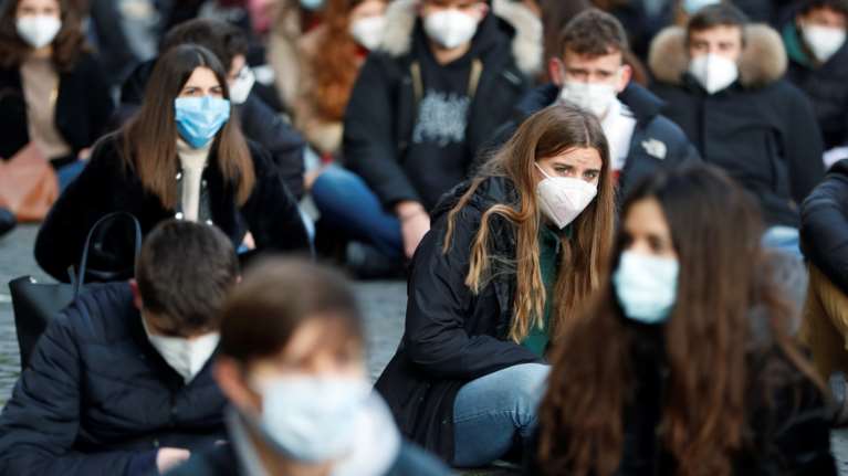 Εξετάσεις Ελληνικής PISA: Αγωγή Κεραμέως κατά ΟΛΜΕ και ΔΟΕ - Ζητά να κηρυχθεί η απεργία παράνομη και καταχρηστική