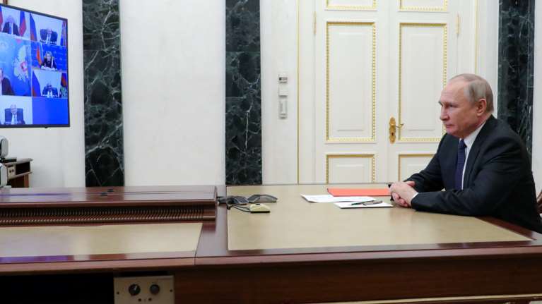 Νέες κυρώσεις από G7 και ΗΠΑ στη Ρωσία - Στο στόχαστρο πετρέλαιο, ΜΜΕ και ο τομέας των υπηρεσιών