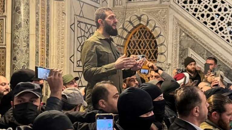 Ο ηγέτης των Σύρων ανταρτών Αλ Τζολάνι μιλάει για πρώτη φορά: Ανοικοδόμηση και όχι συγκρούσεις, δεν έχει δικαιολογίες το Ισραήλ