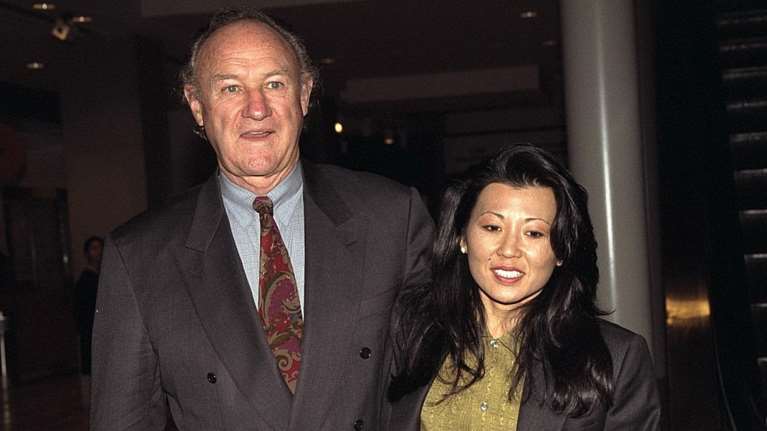 Θάνατος Τζιν Χάκμαν: Από τι πέθανε η Μπέτσι Αρακάουα - Βρέθηκε υγρό στους πνεύμονες