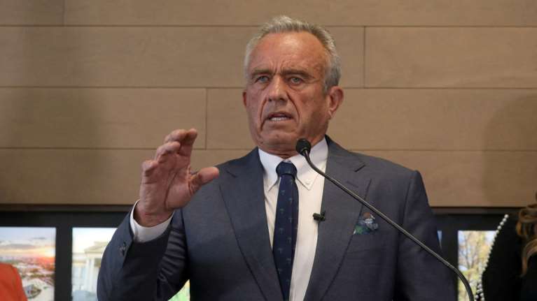 Ο Ρόμπερτ Κένεντι Τζούνιορ  θα ανακοινώσει τα αίτια του... αυτισμού ως τον Σεπτέμβριο - Αντιδρούν οι επιστήμονες