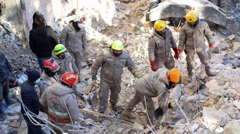 Τουρκία: Η Ελληνική Ομάδα Διάσωσης διαψεύδει το Mega - &quot;Δεν μας απείλησαν με όπλα για να μην σταματήσουμε τις έρευνες&quot;