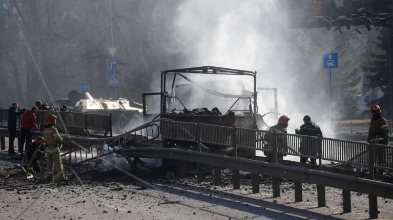 Οι Ρώσοι επιτέθηκαν σε φάλαγγα μεταφοράς ανθρωπιστικής βοήθειας του ΟΗΕ στη Χερσώνα, λένε οι Ουκρανοί