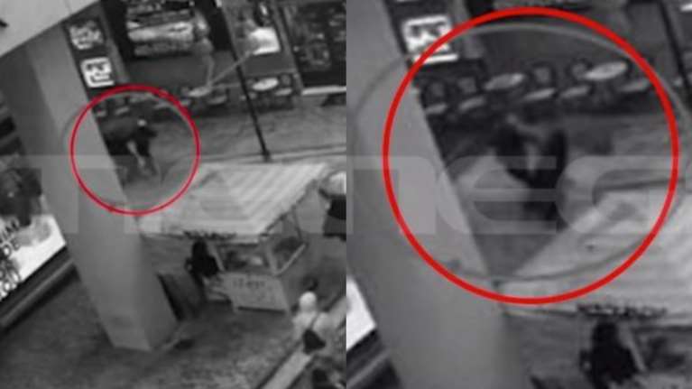 Επίθεση στην Ερμού: Φωτογραφίες ντοκουμέντα - Η στιγμή που ο 32χρονος Ιρακινός μαχαιρώνει την 22χρονη