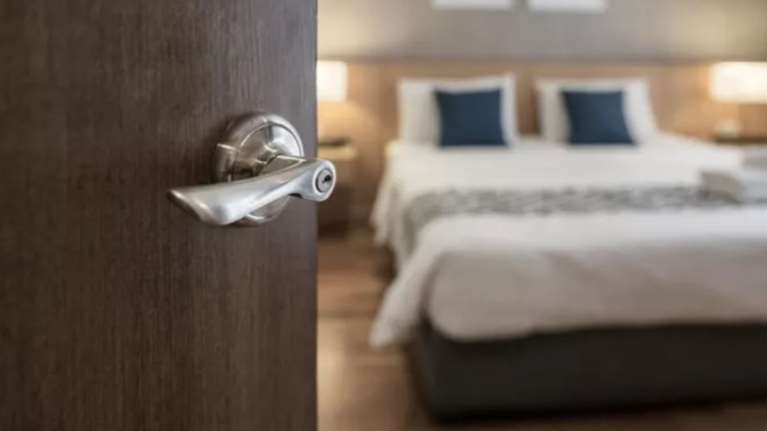 &quot;Παγώνει&quot; το τέλος διαμονής στα ξενοδοχεία κατά τους χειμερινούς μήνες; - Τι είχε πει ο Μητσοτάκης στη ΔΕΘ