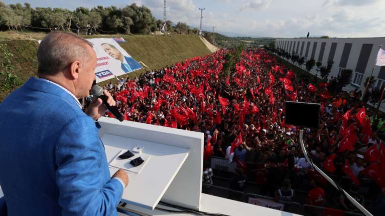 Τουρκία: Ο Ερντογάν επιμένει... μουσικά- Το τσιφτετέλι ενόψει του β΄ γύρου και η &quot;ελπίδα της ανθρωπότητας&quot;