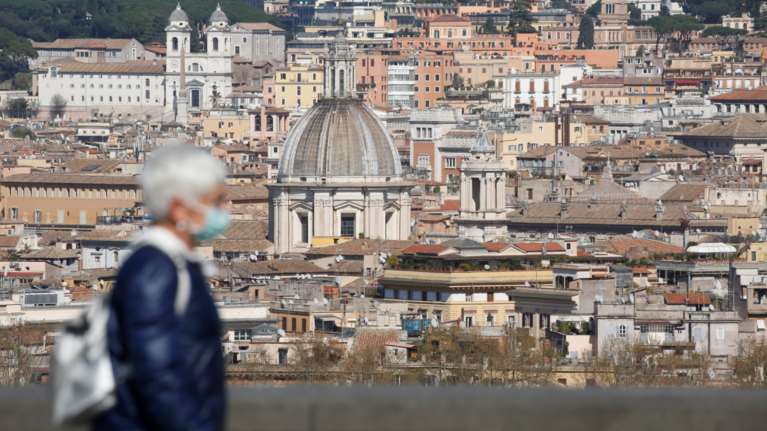 Ελπίδες για επιβράδυνση της πανδημίας στην Ιταλία - Μικρή μείωση σε κρούσματα και νεκρούς