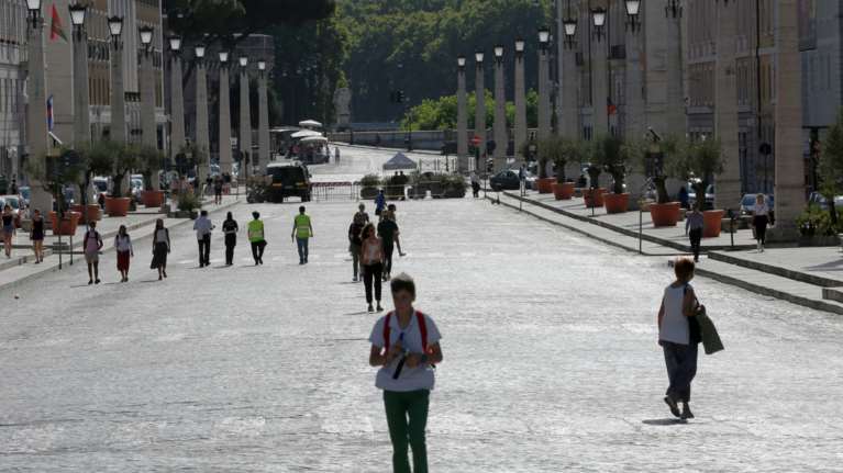 Εννέα μήνες κορονοϊός - Το χρονικό: Πώς από τους 1.000 νεκρούς τον πρώτο μήνα φτάσαμε στο ένα εκατομμύριο