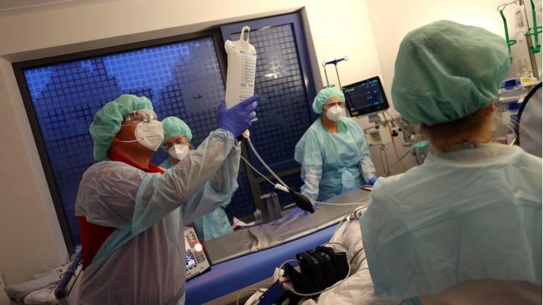 ΝΟΣΟΚΟΜΕΙΟ - ΚΟΡΟΝΟΪΟΣ