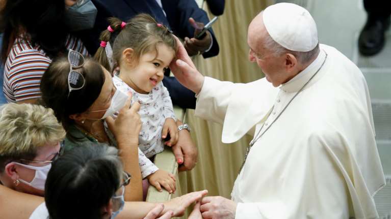 &quot;Είναι η ώρα της ντροπής&quot; λέει ο πάπας Φραγκίσκος για τη σεξουαλική κακοποίηση 216.000 παιδιών από καθολικούς ιερείς
