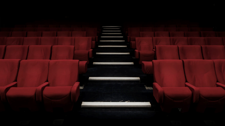 Ο κ. Θιασάρχης, οι καταγγελίες στον ΣΕΗ και η σύζυγος που απειλεί να αυτοκτονήσει