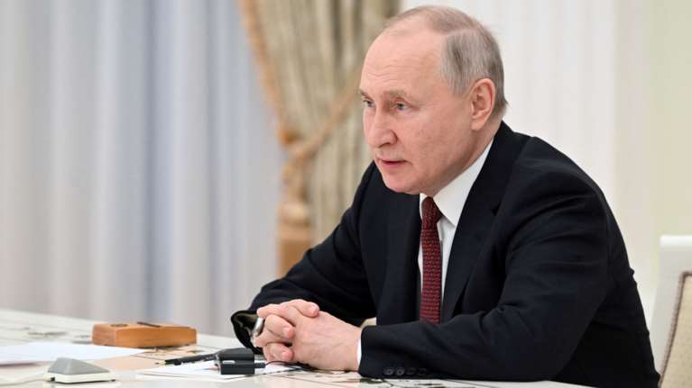 Ο Πούτιν συναντήθηκε στη Μόσχα με τον υπουργό Άμυνας της Κίνας