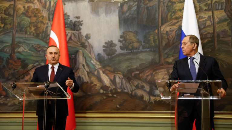 Λαβρόφ μετά την συνάντηση με Τσαβούσογλου: Η Δύση υποστηρίζει την προπαγάνδα της Ουκρανίας και δίνει fake news