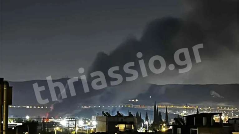 Πυρκαγιά στον Ασπρόπυργο: Ακούγονται εκρήξεις δίπλα στην πίστα των καρτ