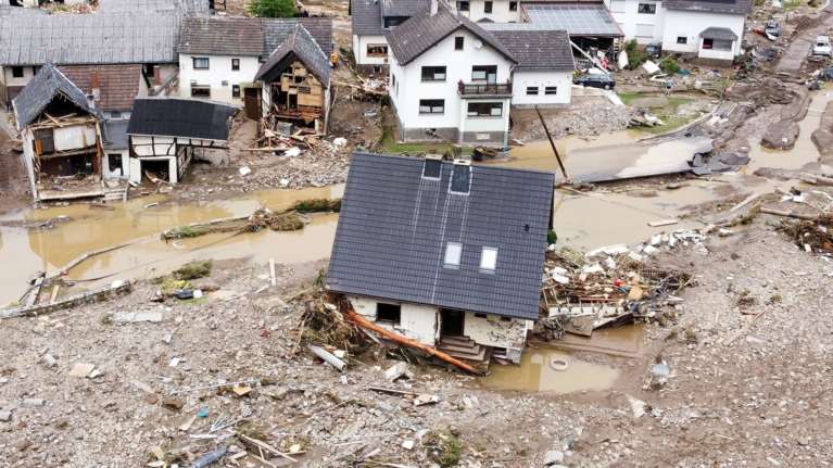 Εθνική τραγωδία στη Γερμανία από τις καταστροφικές πλημμύρες: 103 νεκροί, 1300 οι αγνοούμενοι