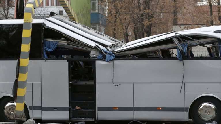 Τραγωδία στο Βουκουρέστι: Αρνητικός στο αλκοτέστ ο οδηγός – Σε κώμα μία γυναίκα από τους τραυματίες
