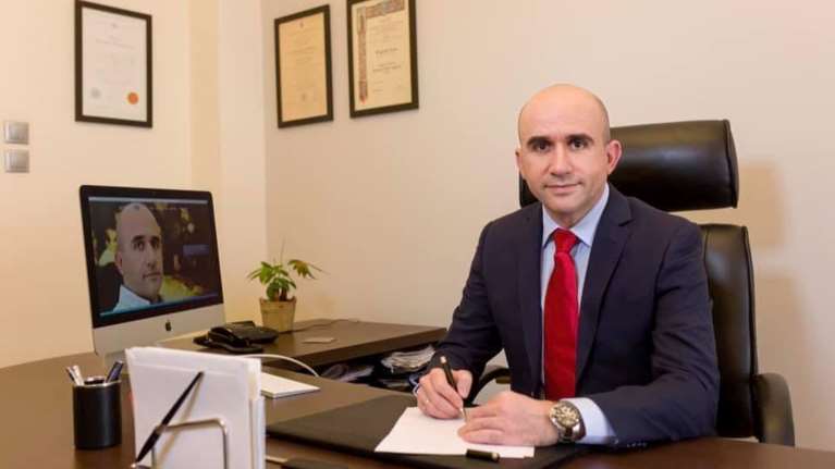 Ανατροπή και στον δήμο Λυκόβρυσης - Πεύκης: Εχασε ο ιατροδικαστής Γρηγόρης Λέων - Νικητής ο Μάριος Ψυχάλης