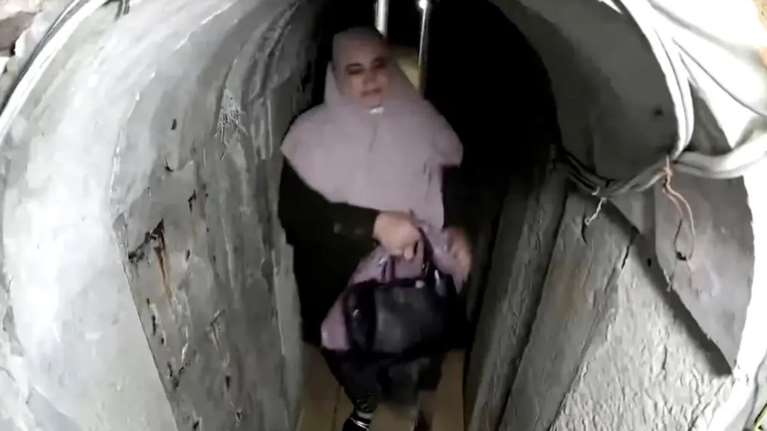 Η τσάντα της συζύγου του Γιαχία Σινουάρ: Είναι Hermes αξίας 33 χιλιάδων ευρώ ή fake news των Ισραηλινών;