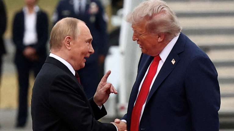 CNN για Τραμπ και Πούτιν: Τι μεσολάβησε από τα σχέδια για συνάντηση στη Βουδαπέστη μέχρι τις νέες κυρώσεις