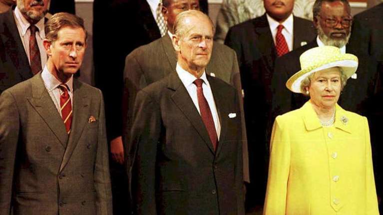 Ένας παιδεραστής συμβούλευε τη βασίλισσα: Tο &quot;εγχειρίδιο συμπεριφοράς&quot; και η ιστορία τρόμου