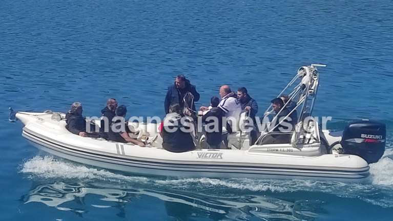 Σκαφάτος Αχιλλέας Μπέος: Με το 8μετρο φουσκωτό του επιθεώρησε το νέο &quot;Nammos&quot; που χτίζεται απέναντι από τη Σκιάθο