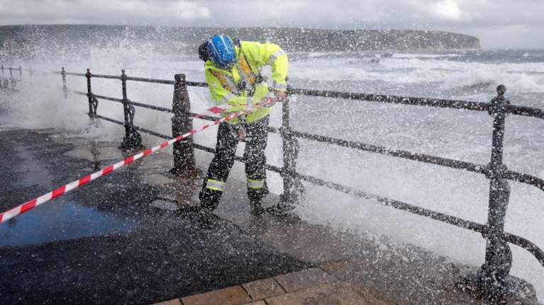 Καταιγίδα Άλεξ: Βιβλική καταστροφή σε Γαλλία και Ιταλία με έναν νεκρό και 19 αγνοούμενους - Συγκλονιστικά βίντεο