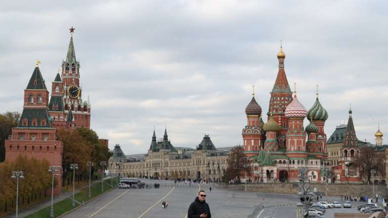 Ρωσία: Ένας νεκρός και πέντε τραυματίες μετά από ουκρανική επίθεση - Έκλεισαν δύο αεροδρόμια της Μόσχας λόγω drones
