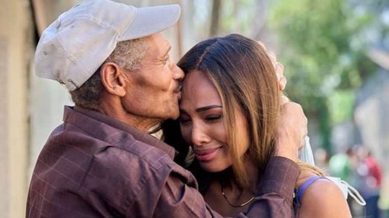 Συγκινεί η &quot;Μις Βέλγιο&quot;:  Συνάντησε τον βιολογικό της πατέρα στην Αιθιοπία και του θύμισε ότι &quot;Σαν παιδί την κατέστρεψε&quot;