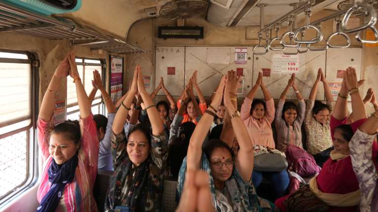 Ιστορική απόφαση δικαστηρίου στην Ινδία:  Οι γυναίκες σύζυγοι επιτρέπεται να παρακολουθήσουν πορνό
