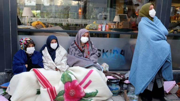 Σεισμός στην Τουρκία: Δραματική κατάσταση με 42 νεκρούς και 896 τραυματίες