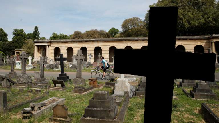 Βρετανία: Στους 34.636 ο απολογισμός των νεκρών από κορονοϊό - 170 το τελευταίο 24ωρο