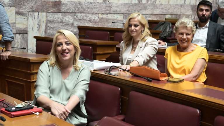 ΣΥΡΙΖΑ: Θετική στον κορονοϊό η Ρένα Δούρου - &quot; Έκανα όσα ενημερωτικά τηλεφωνήματα μπορούσα&quot;