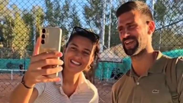 Ο Νόβακ Τζόκοβιτς &quot;τρελάθηκε&quot; με Ελληνίδα που μιλούσε άπταιστα σερβικά - Έδωσε συγχαρητήρια στον άντρα της [βίντεο]