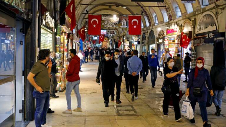 Κορονοϊός - Τουρκία: Καραντίνα σε 15 πόλεις το Σαββατοκύριακο