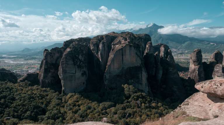 Ξενοδοχείο στα Μετέωρα &quot;ξέχασε&quot; να δηλώσει έσοδα 1,3 εκατ. ευρώ - Πώς πιάστηκε στην &quot;τσιμπίδα&quot; της ΑΑΔΕ
