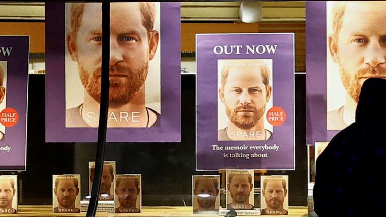 Ενοχλημένος ο πρίγκιπας Χάρι: Ψέμα ότι στο βιβλίο μου καυχιέμαι πως σκότωσα 25 ανθρώπους στο Αφγανιστάν