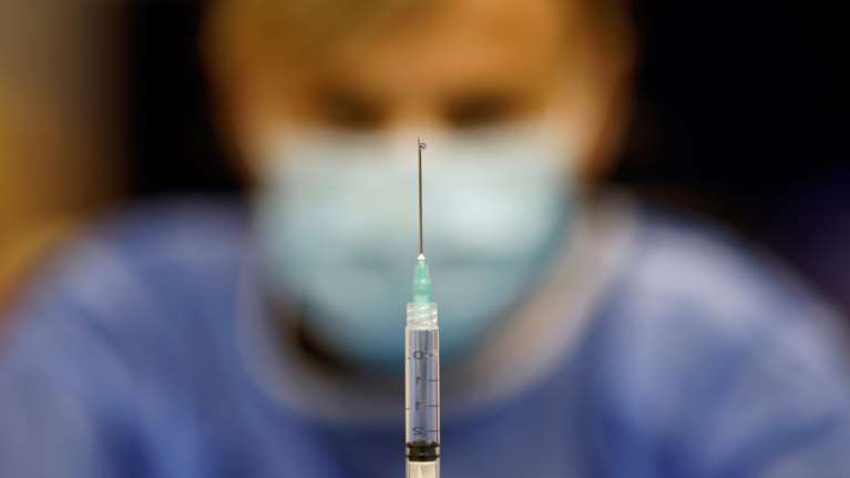 BioNTech - Pfizer: Ξεκινούν τεστ εμβολίων που θα προστατεύουν από πολλές μεταλλάξεις του κορονοϊού